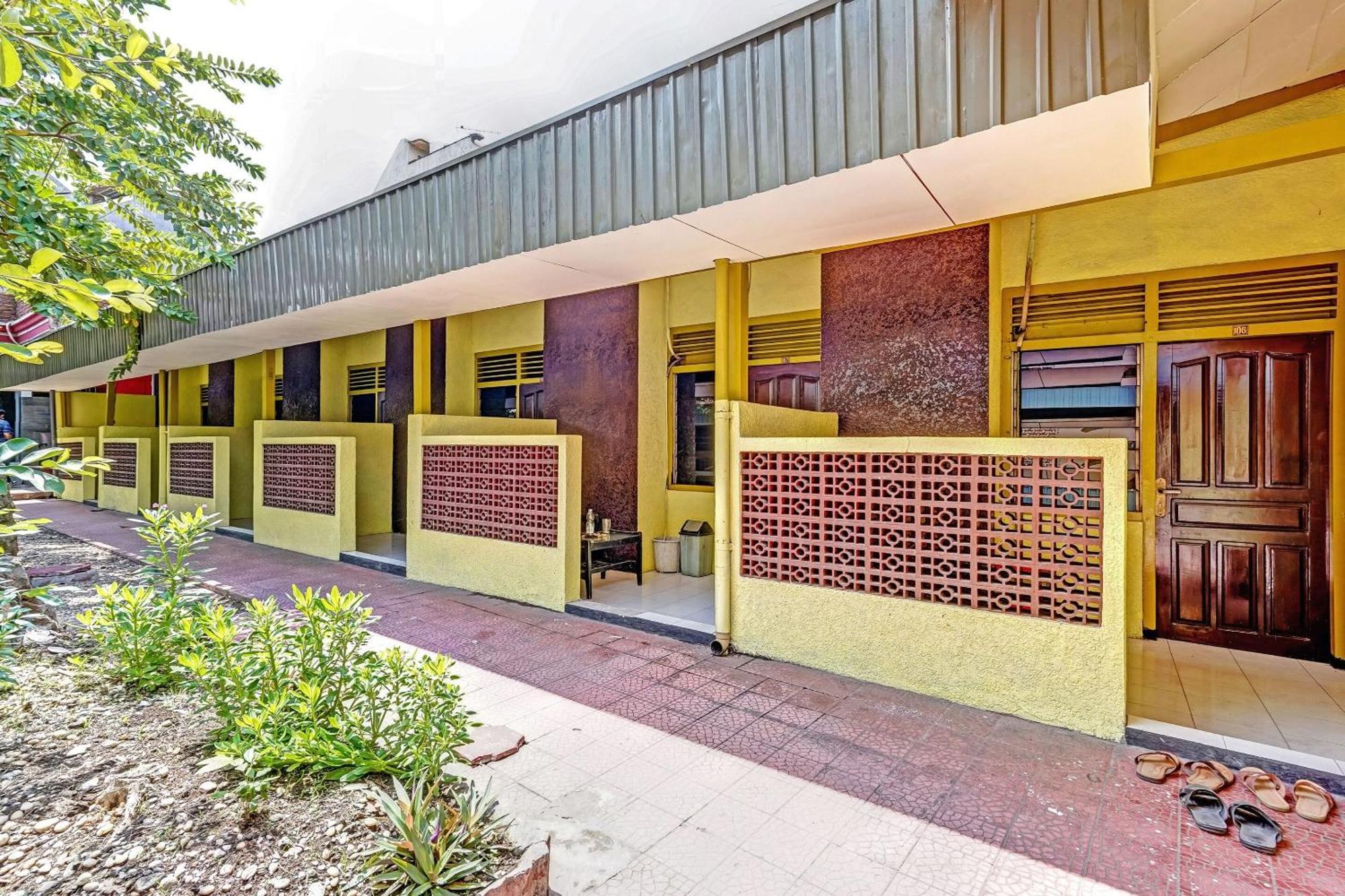Hotel Kalimantan Surabaia Exterior foto